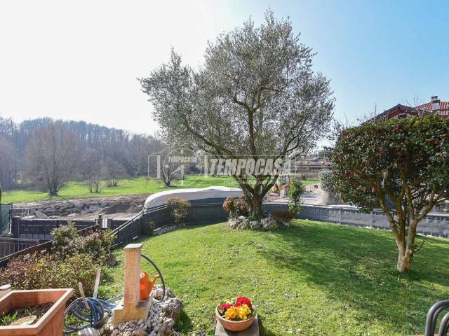 Villa in vendita a Capiago Intimiano CO