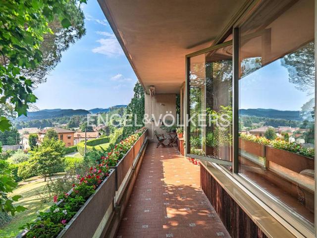 Villa in vendita a Capiago Intimiano CO