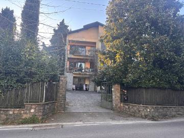 Villa in vendita a Capiago Intimiano CO