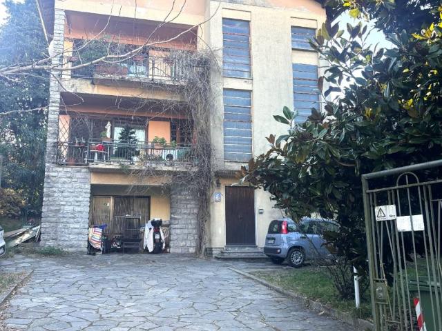 Villa in vendita a Capiago Intimiano CO