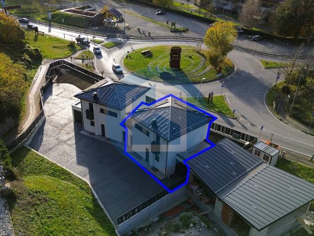 Villa in vendita a Capo di Ponte BS