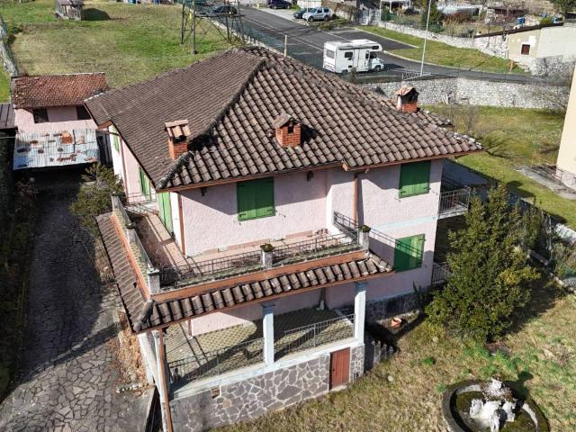 Villa in vendita a Capo di Ponte BS