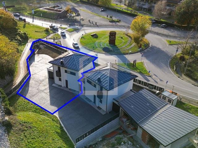 Villa in vendita a Capo di Ponte BS