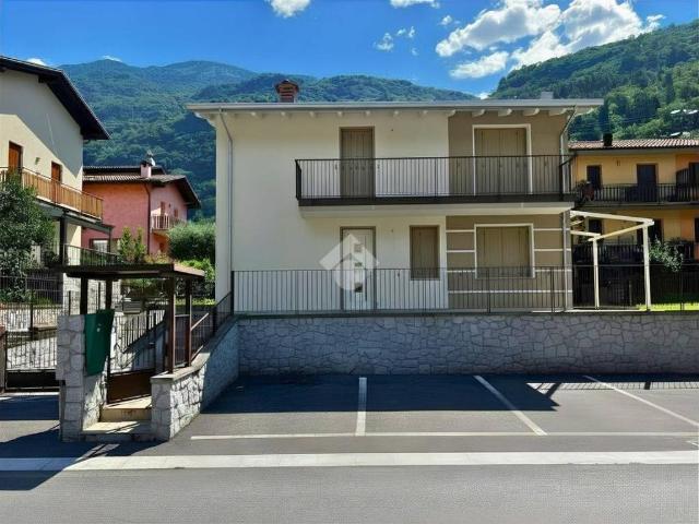 Villa in vendita a Capo di Ponte BS