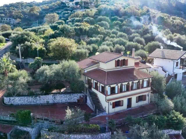 Villa in vendita a Capo d'Orlando ME