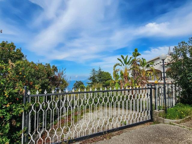 Villa in vendita a Capo d'Orlando ME