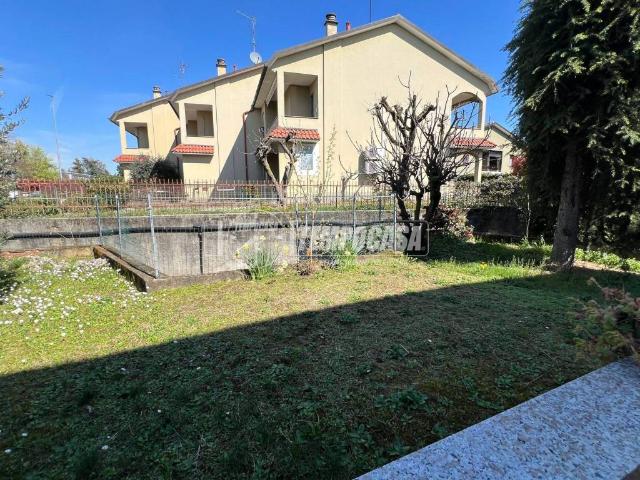 Villa in vendita a Caponago MB