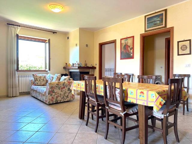 Villa in vendita a Capodimonte VT