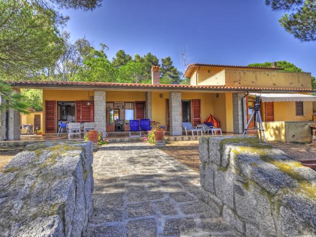 VILLA in VENDITA a CAPOLIVERI di 9 vani