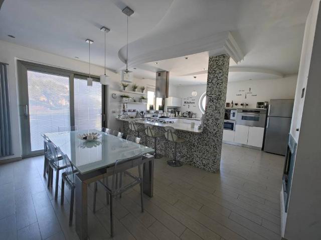 Villa in vendita a Cappelle sul Tavo PE