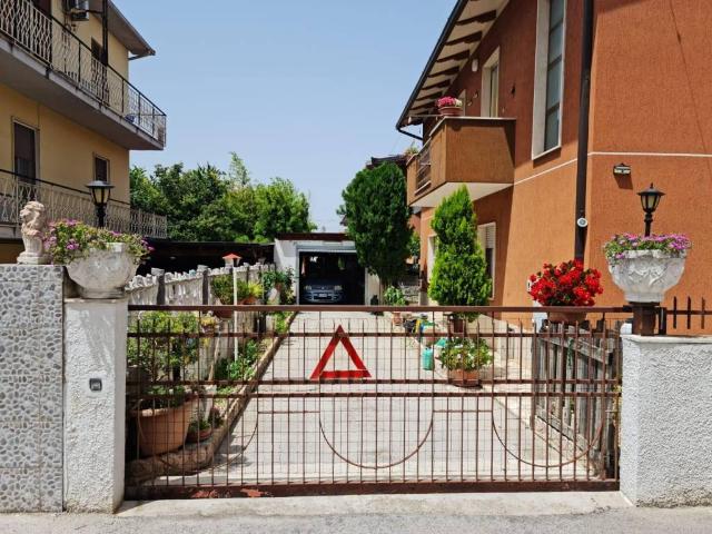 Villa in vendita a Cappelle sul Tavo PE
