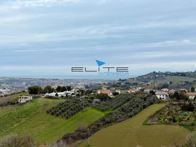Villa in vendita a Cappelle sul Tavo PE