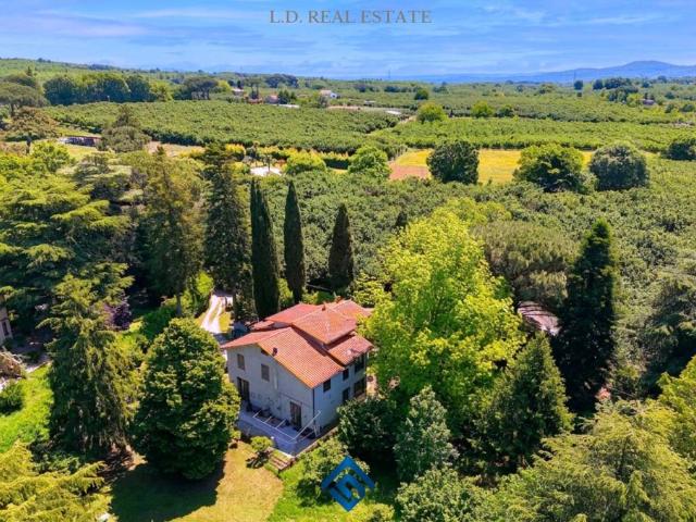 Villa in vendita a Capranica VT