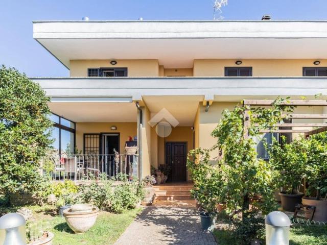 Villa in vendita a Capranica VT