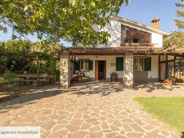 Villa in vendita a Capranica VT