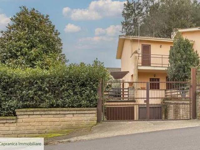 Villa in vendita a Capranica VT