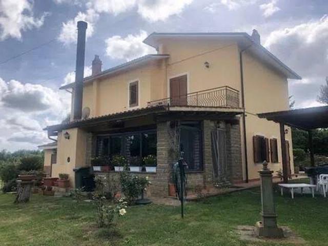 Villa in vendita a Capranica VT