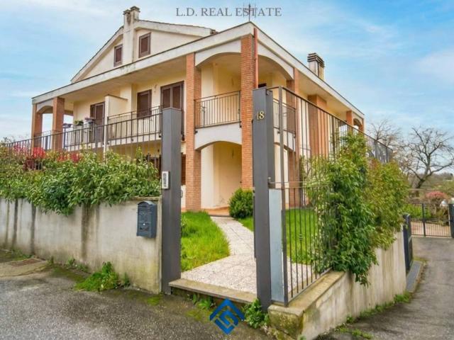 Villa in vendita a Caprarola VT