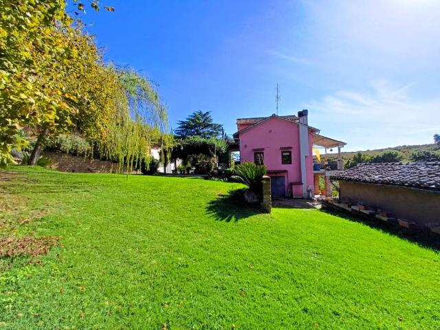 Villa in vendita a Caprarola VT