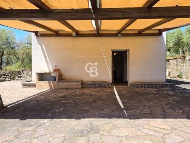 Villa in vendita a Caprarola VT