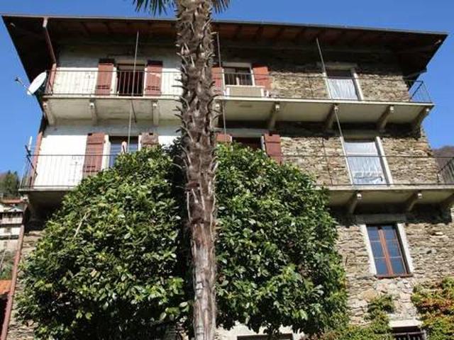 Villa in vendita a Caprezzo VB