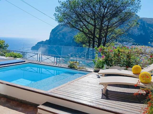 Villa in vendita a Capri NA