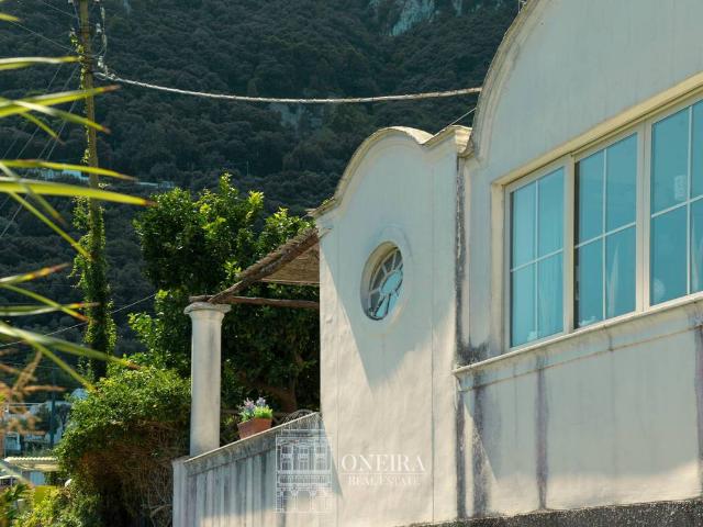 Villa in vendita a Capri NA