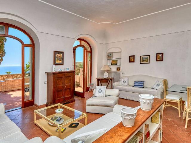 Villa in vendita a Capri NA