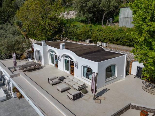 Villa in vendita a Capri NA