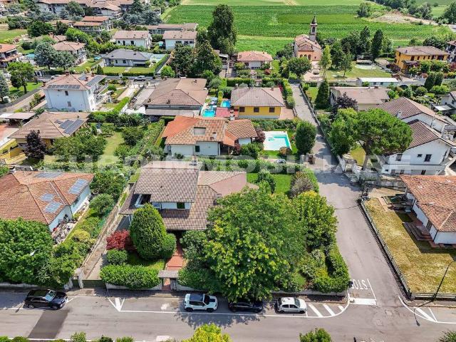 Villa in vendita a Capriano del Colle BS