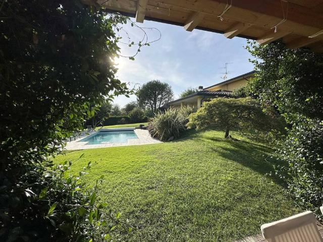 Villa in vendita a Capriate San Gervasio BG