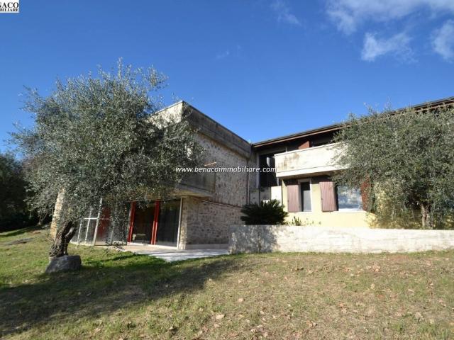 Villa in vendita a Caprino Veronese