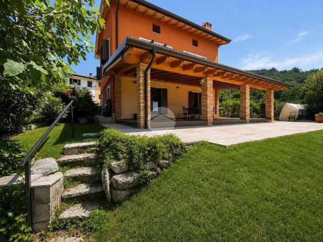 Villa in vendita a Caprino Veronese VR