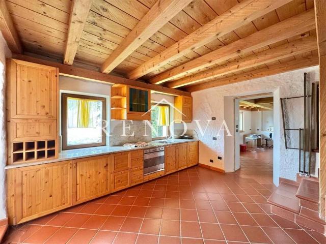 Villa in vendita a Caprino Veronese VR