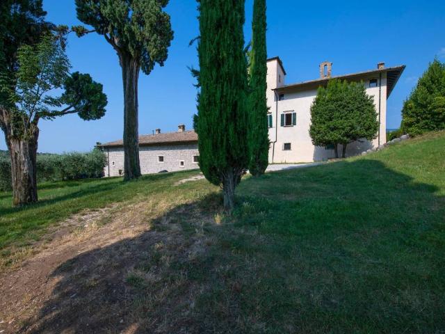 Villa in vendita a Caprino Veronese VR