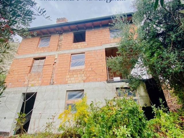 Villa in vendita a Caprino Veronese VR