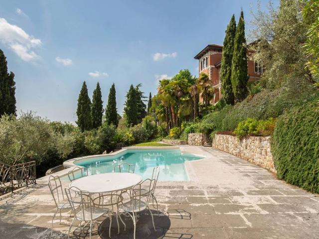 Villa in vendita a Caprino Veronese VR