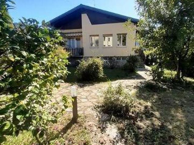 Villa in vendita a Caprino Bergamasco BG