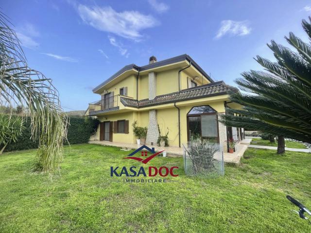 Villa in vendita a Caraffa di Catanzaro