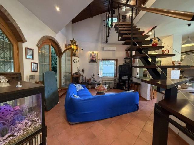 Villa in vendita a Carasco GE