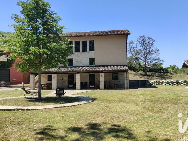 Villa in vendita a Carassai