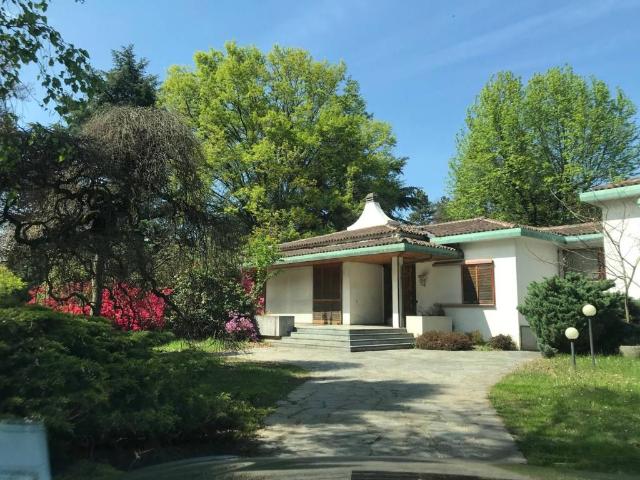 Villa in vendita a Carate Brianza MB