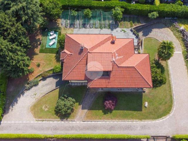 Villa in vendita a Carate Brianza MB