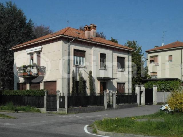 Villa in vendita a Carate Brianza MB