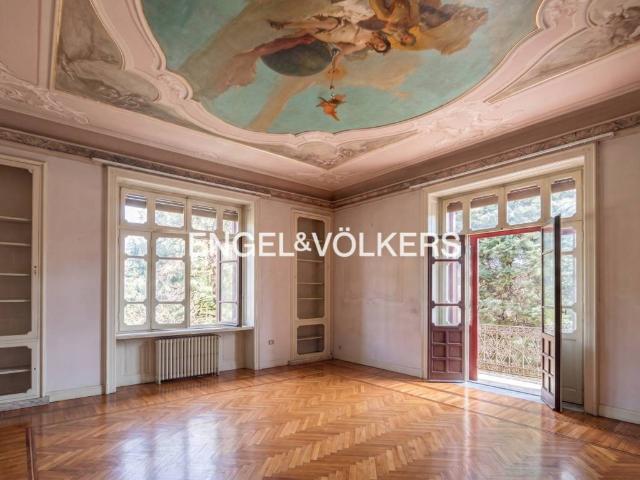 Villa in vendita a Carate Brianza MB