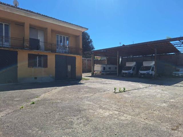 Villa in vendita a Carate Brianza MB
