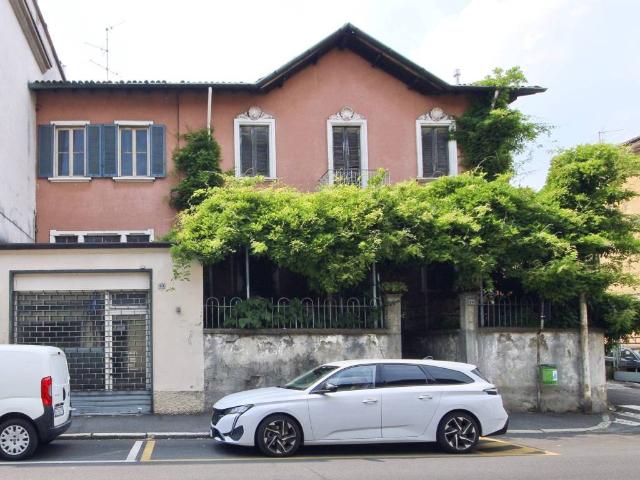 Villa in vendita a Carate Brianza MB