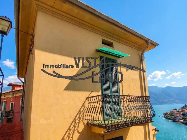 Villa in vendita a Carate Urio CO