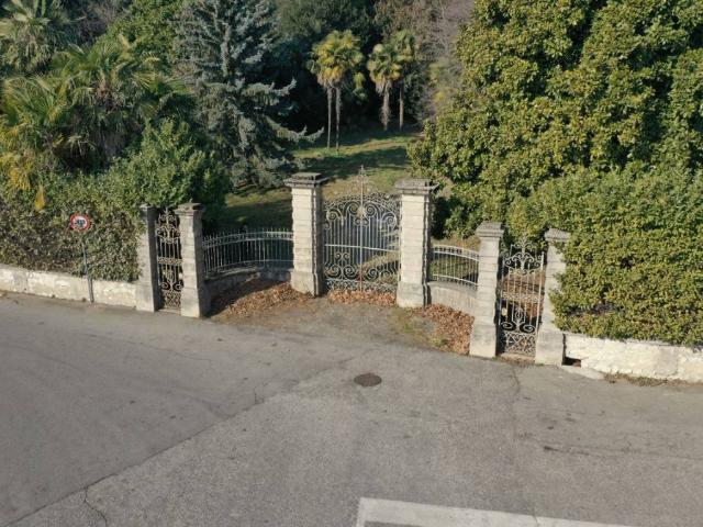 Villa in vendita a Caravate VA
