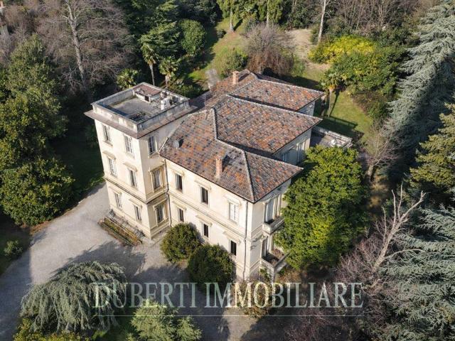 Villa in vendita a Caravate VA
